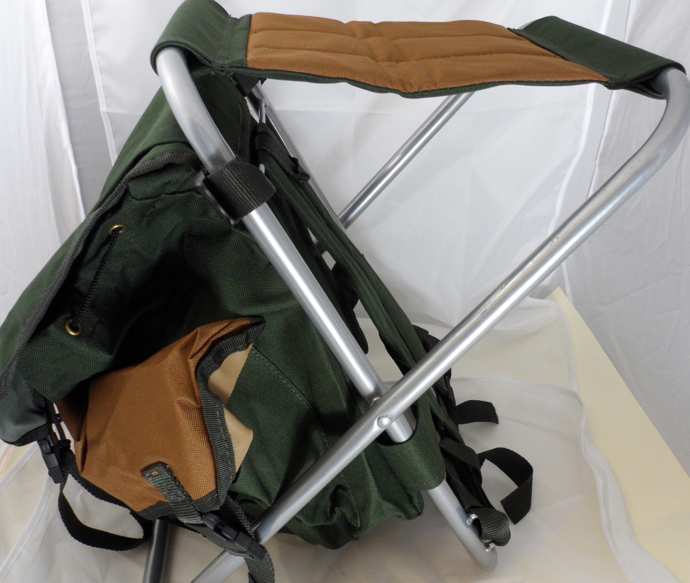 Folding chair with rucksack